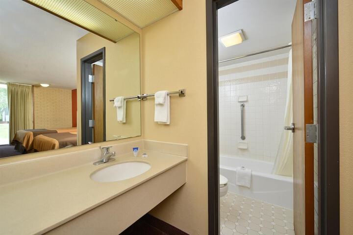2 Double Beds (2 of 6)