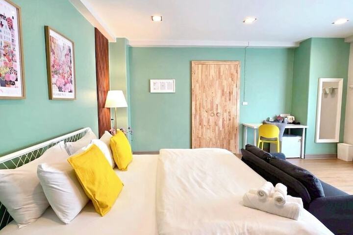 Room 2 of 32