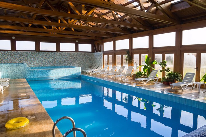 Pool 48 of 96