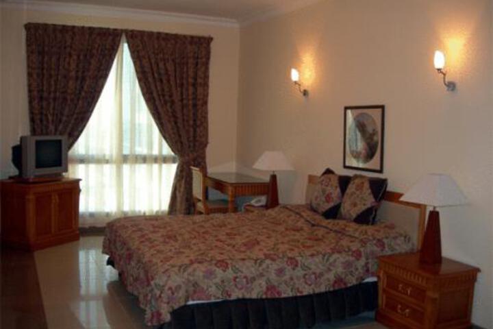 Room 4 of 5