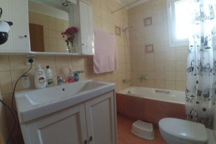 Room 2 of 24