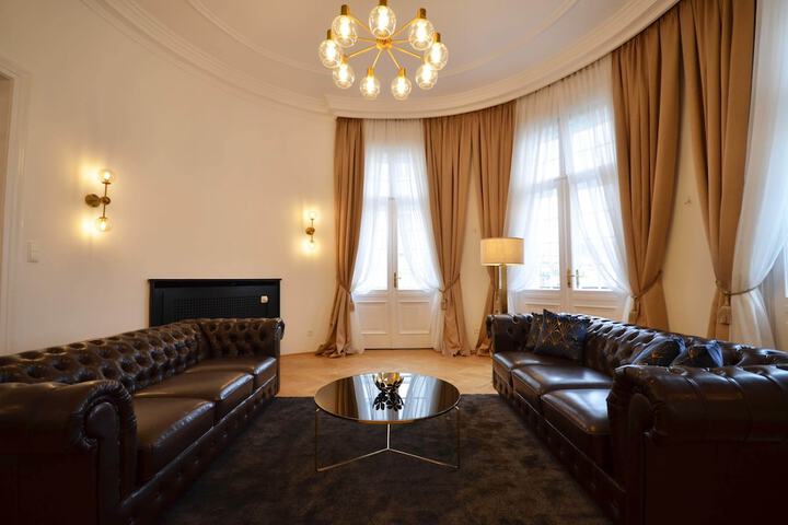Room 30 of 49
