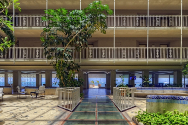 Le Beach Hotel
