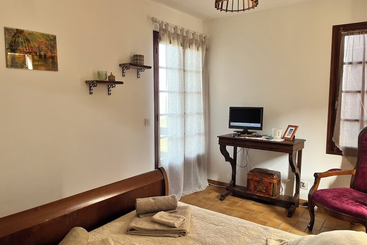 Room 9 of 31