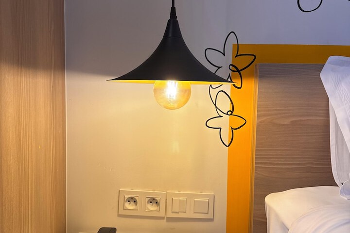 Room 21 of 103