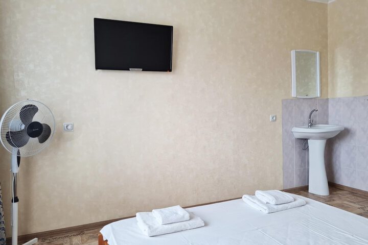 Room 33 of 54