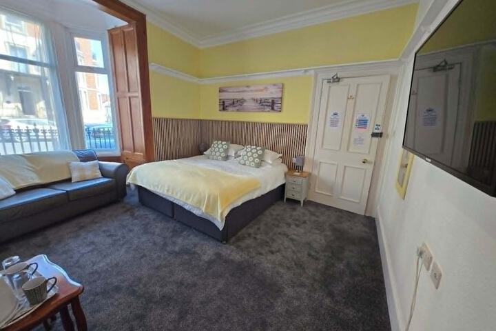 Room 68 of 86
