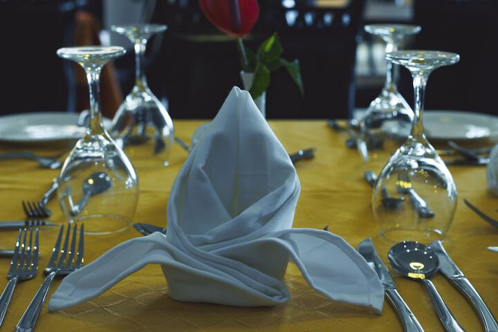 Dining 33 of 49