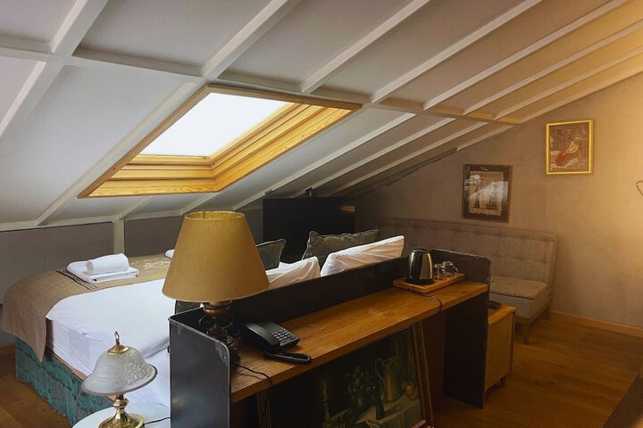 Room 12 of 63