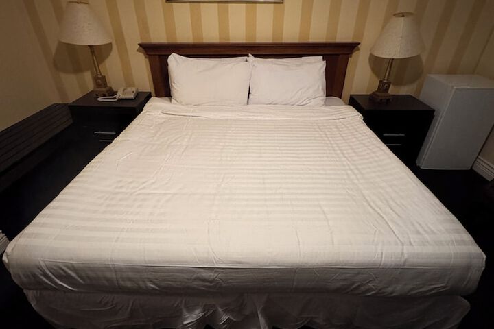 Room 20 of 77