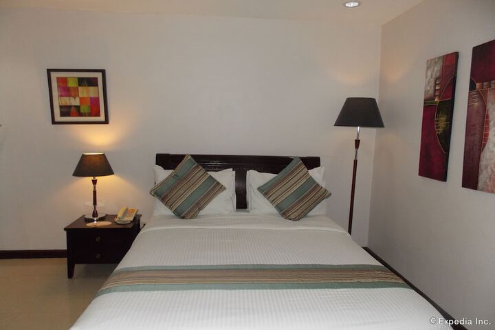 Room 4 of 42