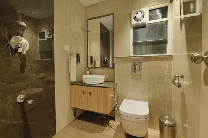 Room 44 of 46