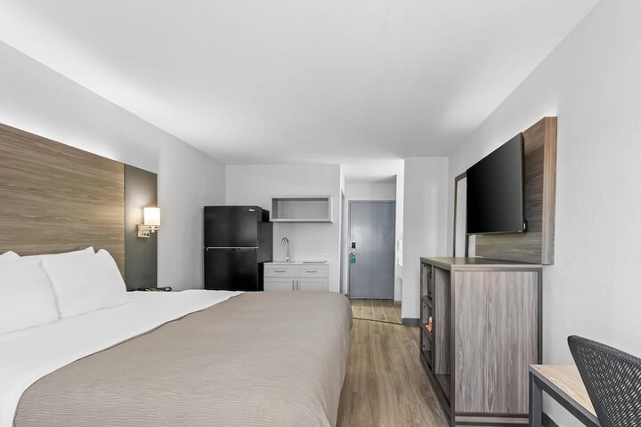 Room 33 of 58