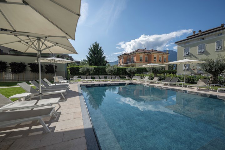 Pool 72 of 112