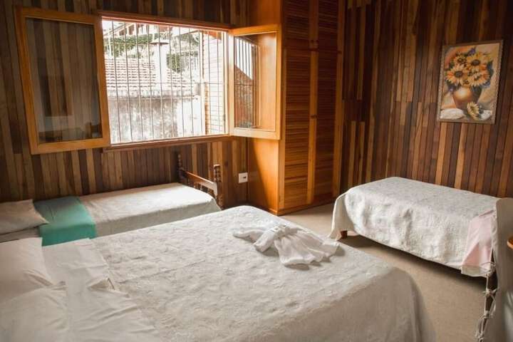 Room 2 of 5