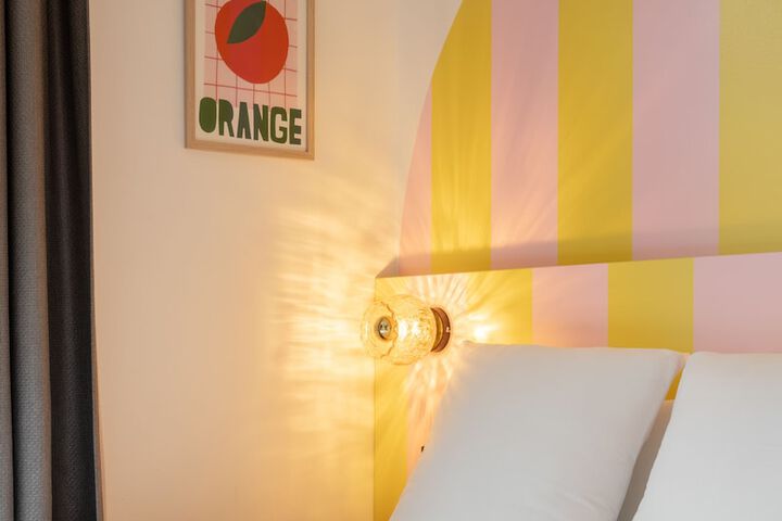 Room 12 of 50