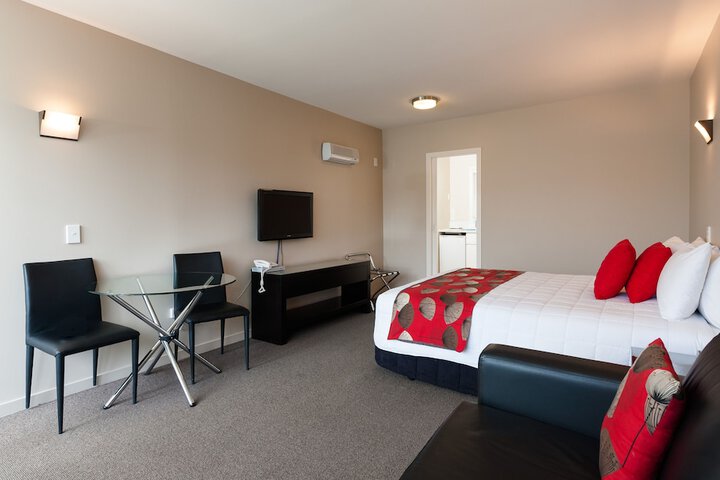 Room 13 of 65