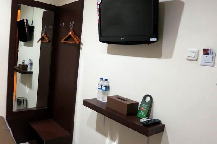 Room 16 of 19