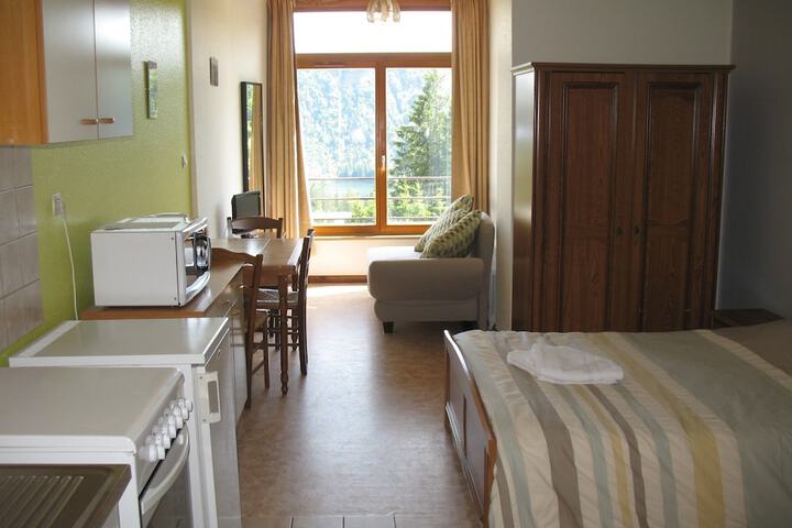 Room 2 of 5