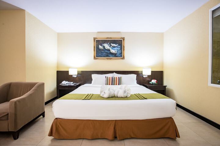 Room 8 of 50