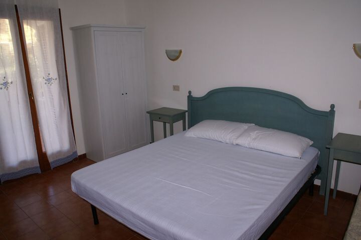 Room 4 of 4
