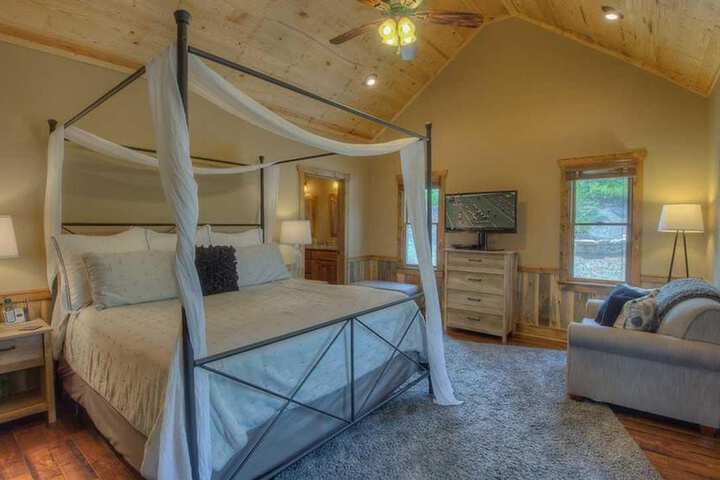Room 2 of 4