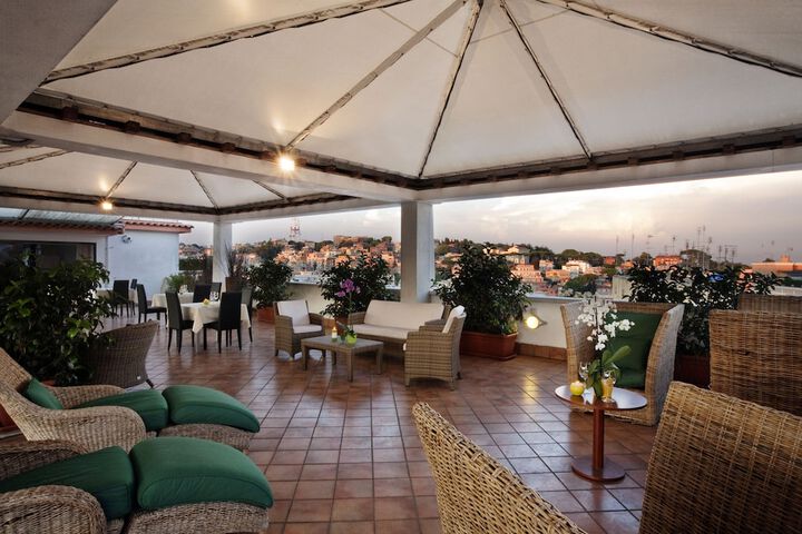 Terrace/Patio 104 of 115