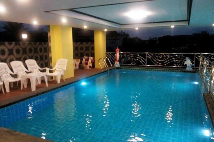 Pool 59 of 105