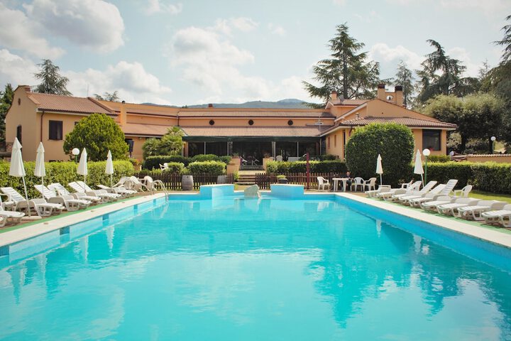 Pool 13 of 24
