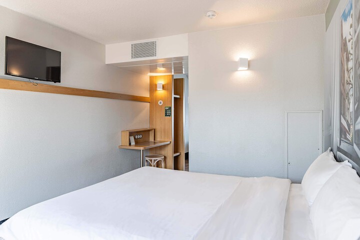 Room 15 of 43