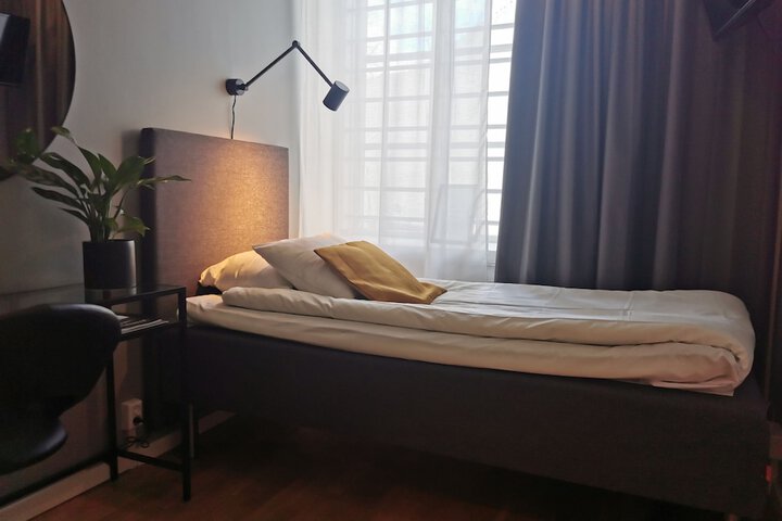 Room 20 of 62