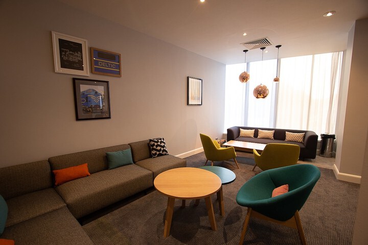 Lounge 135 of 210