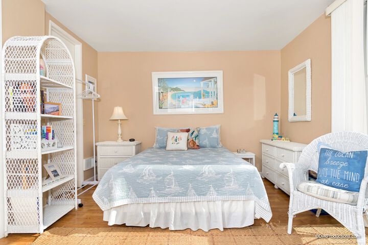 Room 4 of 31