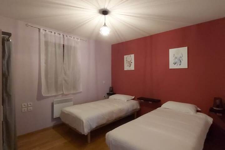Room 4 of 36