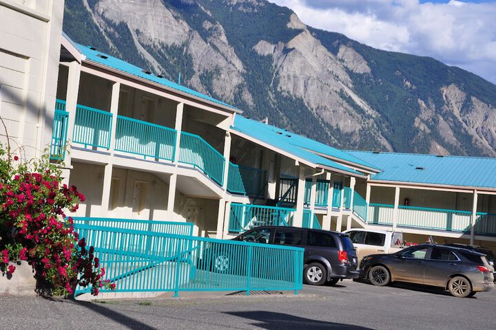 Hotel Entry