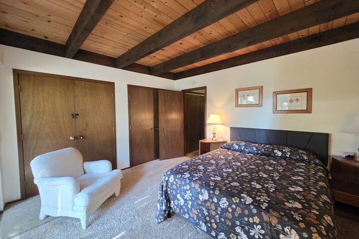 Room 9 of 30