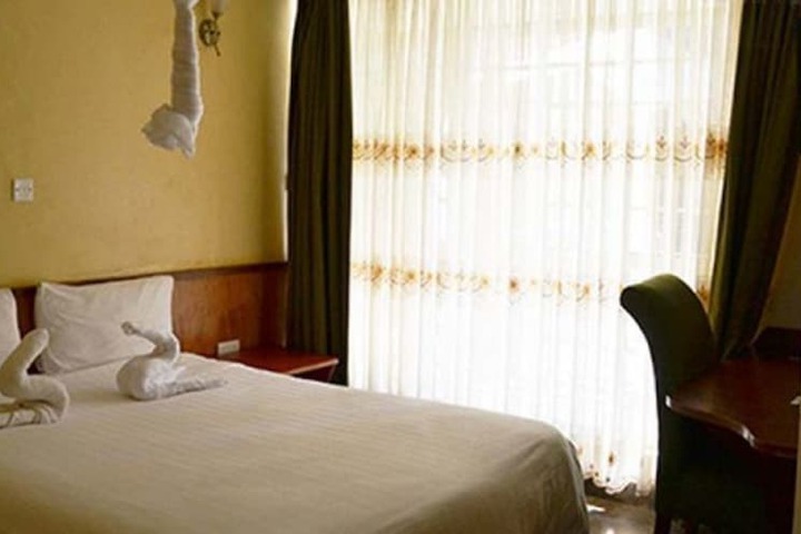 Room 8 of 43