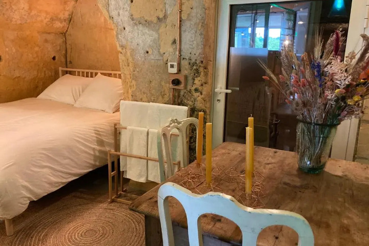 Room 2 of 13