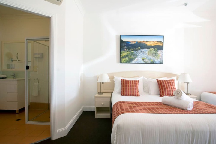 Room 7 of 48