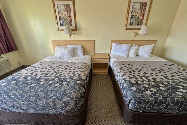 Room 10 of 36