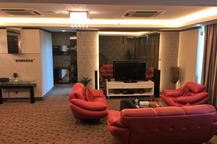 Room 44 of 87