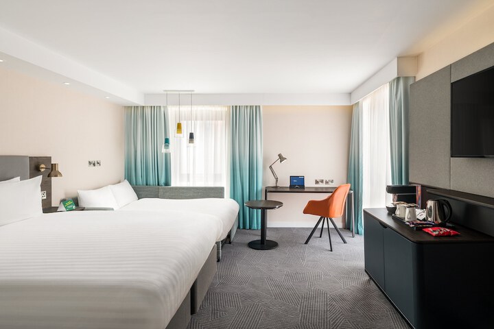Room 10 of 71
