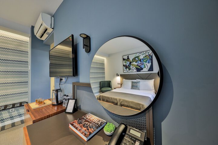 Room 32 of 70