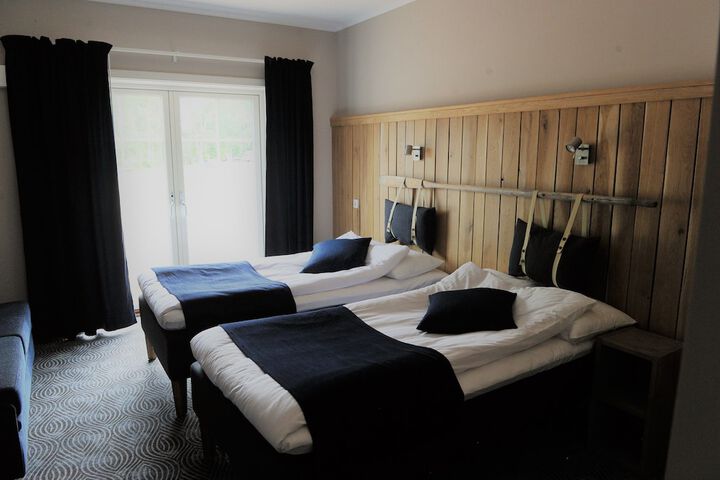Room 4 of 43