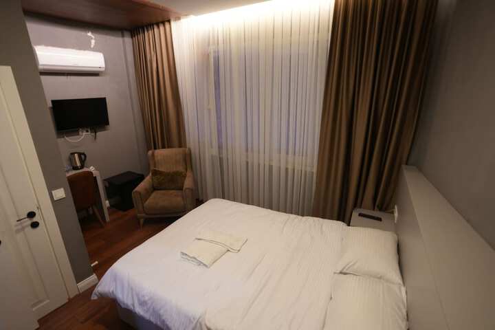 Room 29 of 73