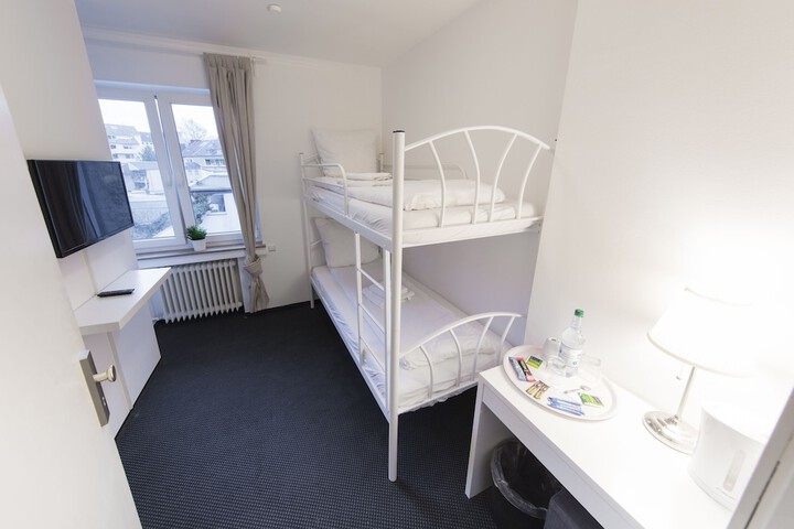 Room 10 of 26