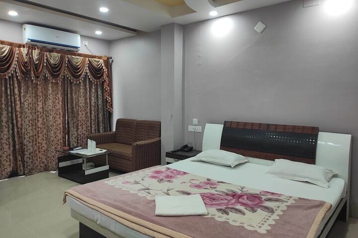 Room 5 of 25