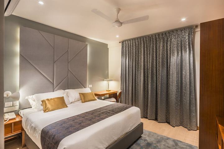 Room 4 of 23