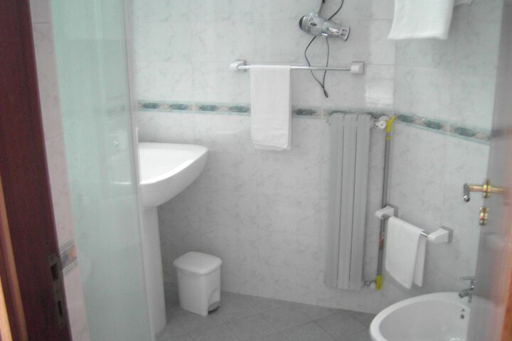 Room 14 of 36
