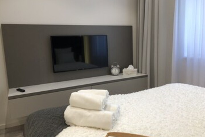 Room 10 of 27